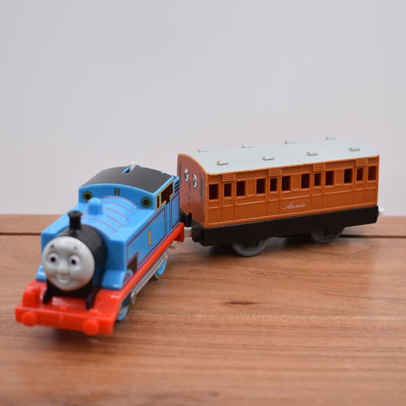 Thomas Annie Passenger Trackmaster Motorized Battery-Operated Thomas & Friends - Picture 1 of 7